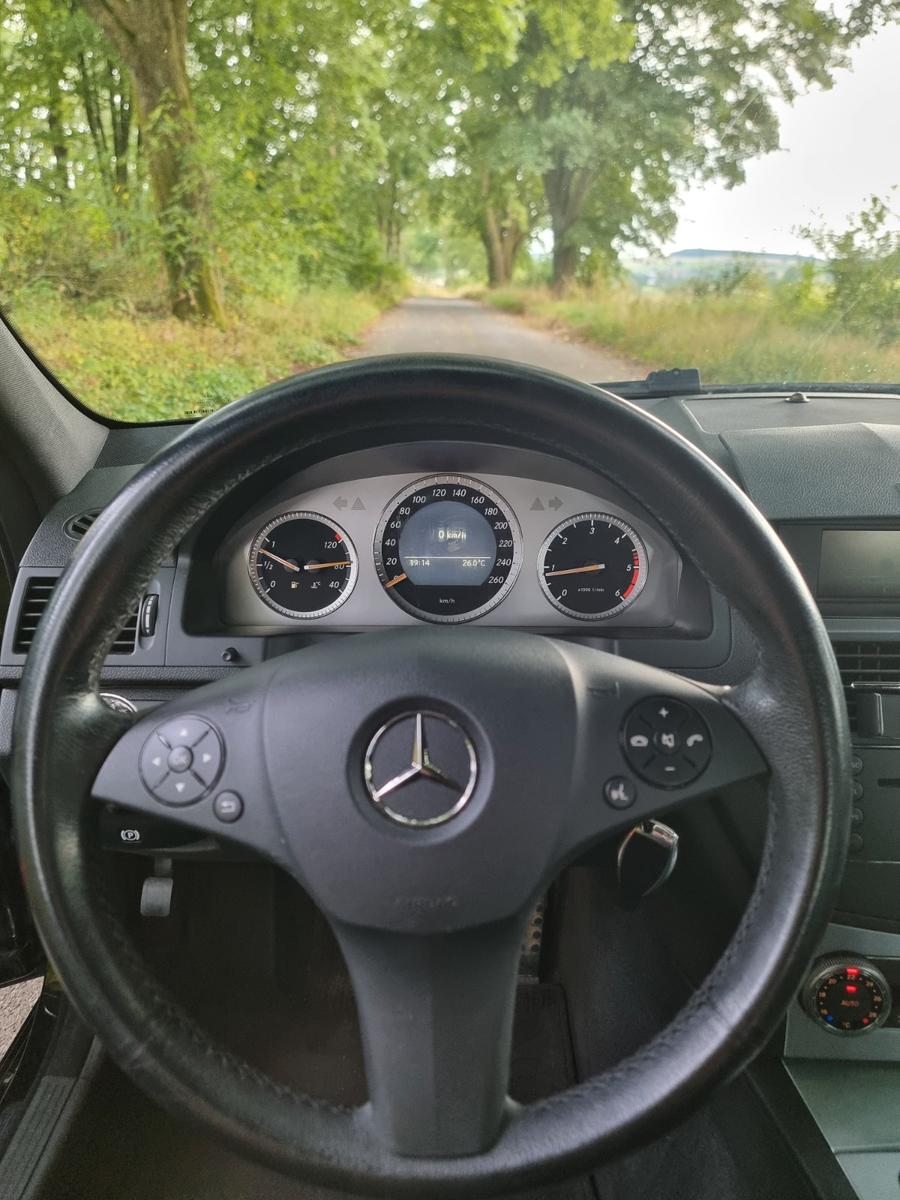 Mercedes-Benz C220 2008 — photo 11