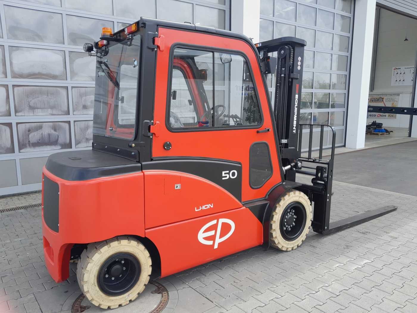 Fahrzeugabbildung Andere EP Equipment CPD50F8 / 5T / Triplex: 5,00m / ZVG