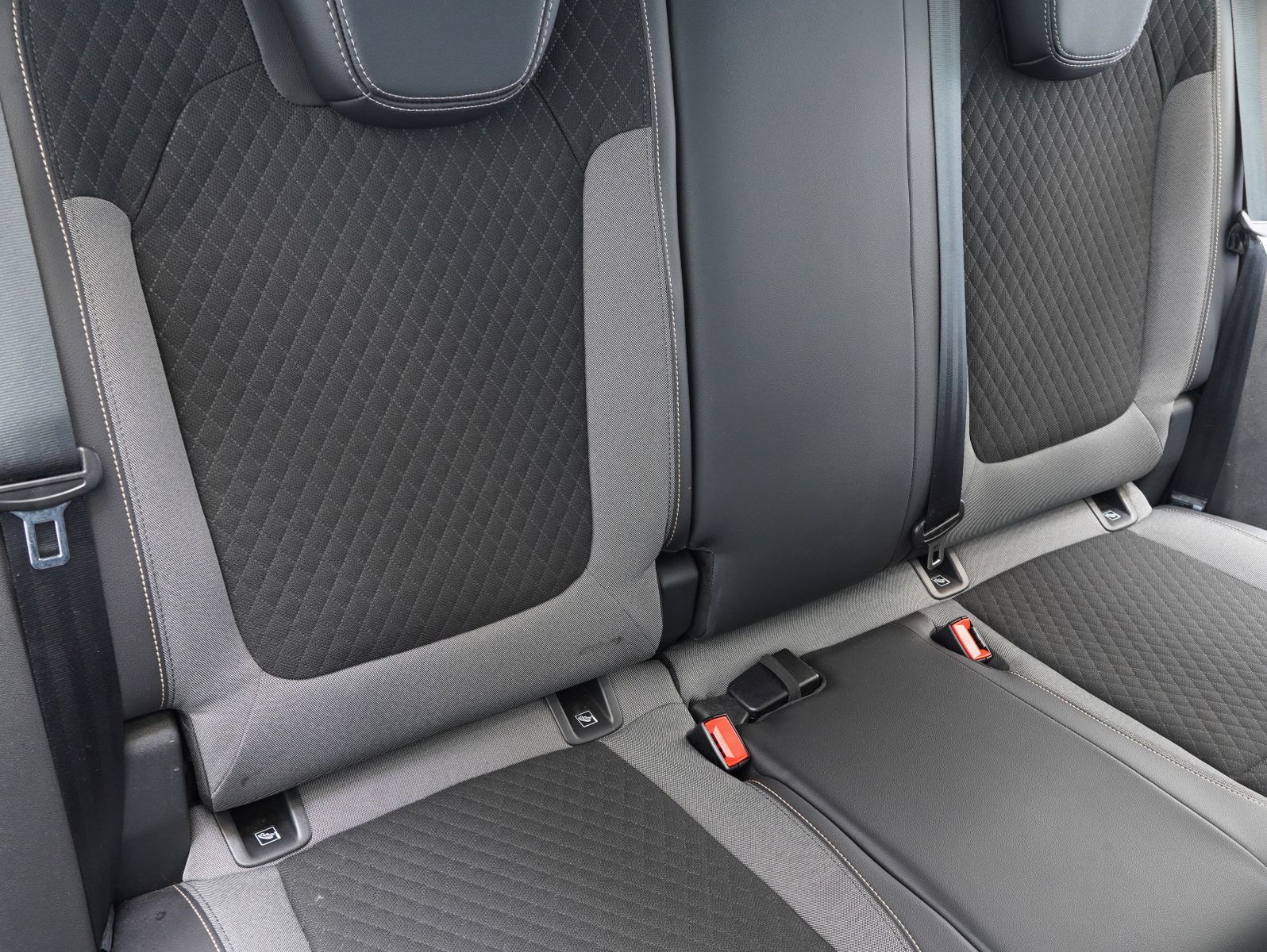 Fahrzeugabbildung Opel Grandland (X) 1.2 Turbo Elegance NAVI/LED/KAMERA
