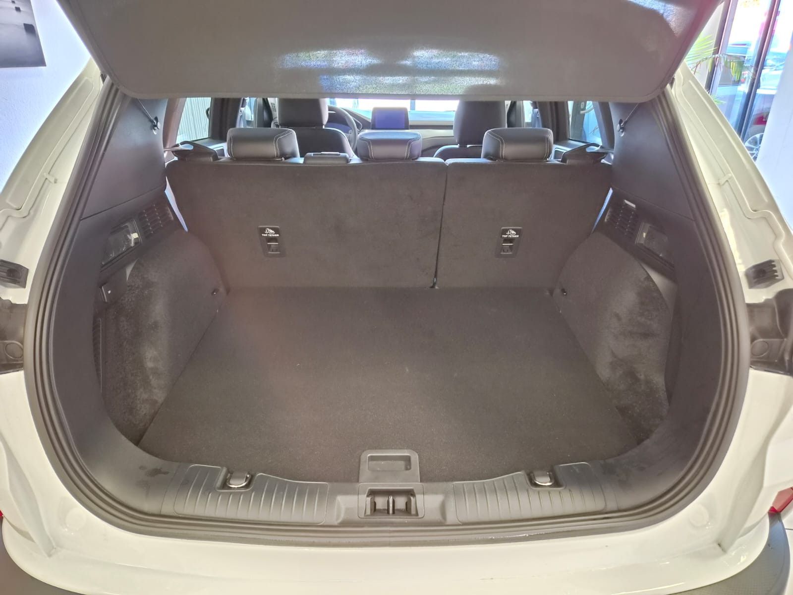 Fahrzeugabbildung Ford Kuga Titanium X / AUTOMATIK / GARANTIE / LED