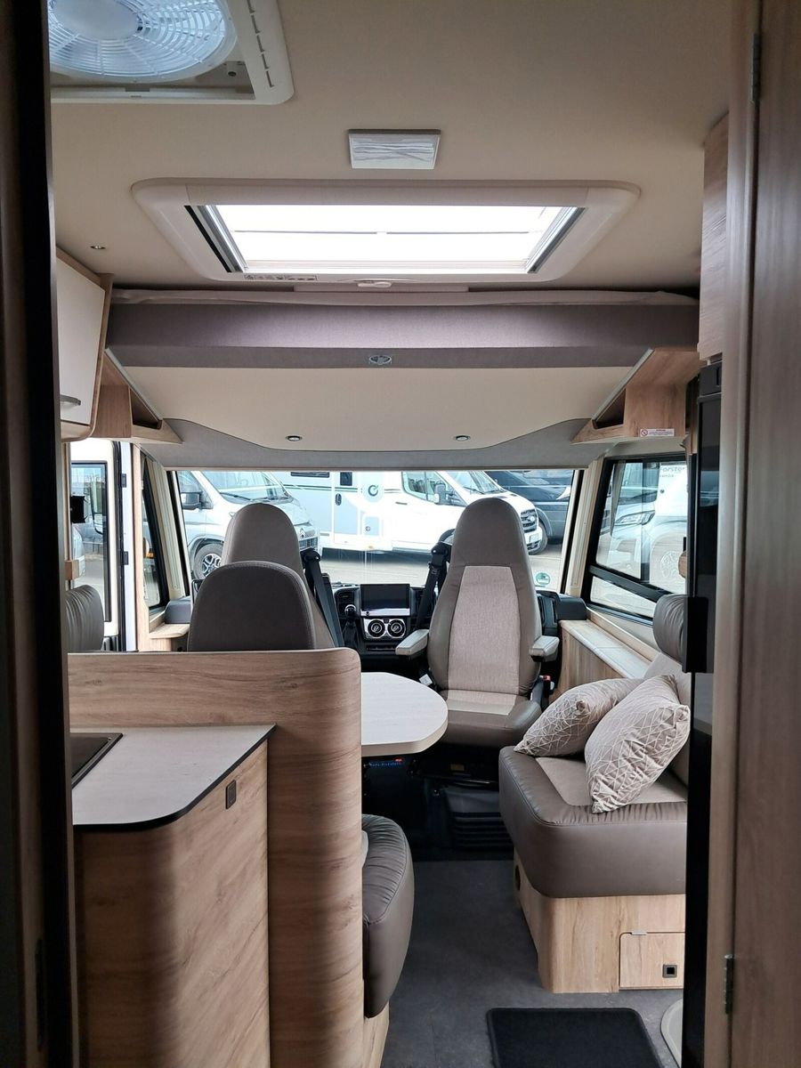 Fahrzeugabbildung Eura Mobil Integra Line IL 720 EB SAT, SOLAR, LUFTFEDERUNG1
