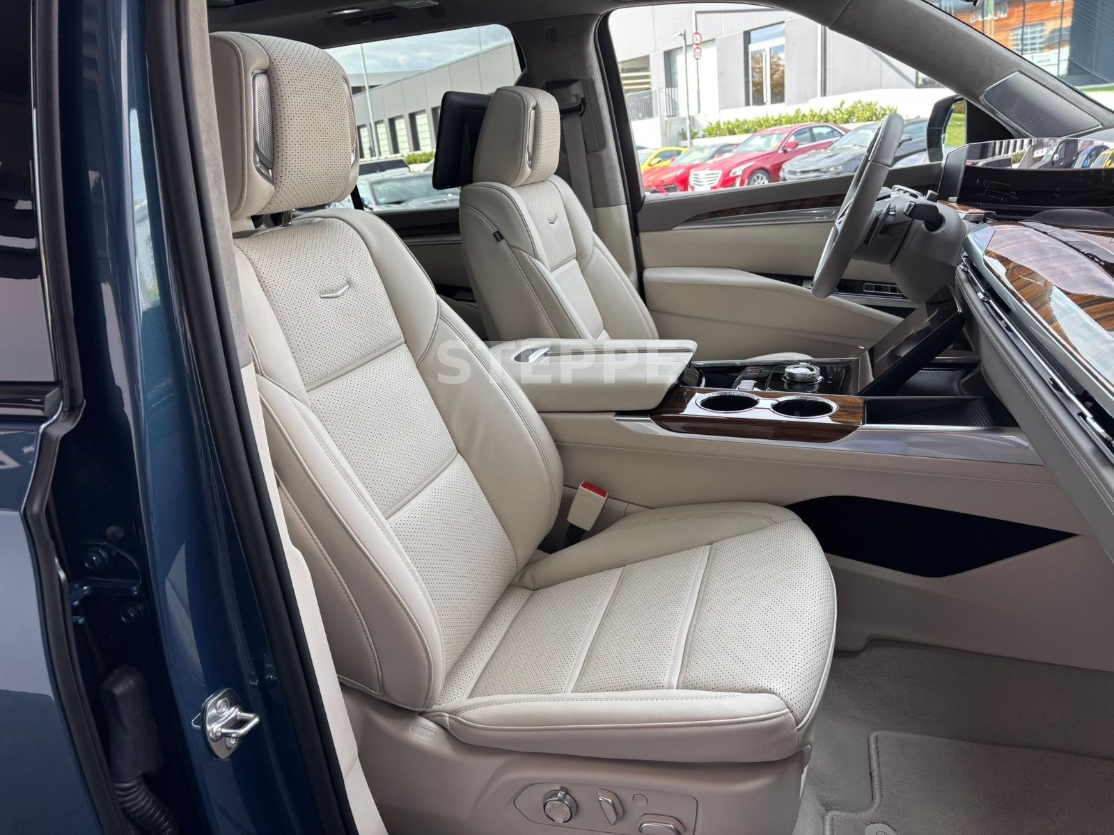 Cadillac Escalade FACELIFT MY26 6.2 V8 Sport Platinum 24"