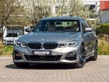BMW 330i xDrive M MODELL.DR.ASS.PRO.HUD.LASER.360° - mit Benzin-Antrieb: Limousine, Modell