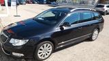 Skoda Superb 2.0 TDI Elegance Combi Elegance - Skoda Superb aus 2011: Kombi