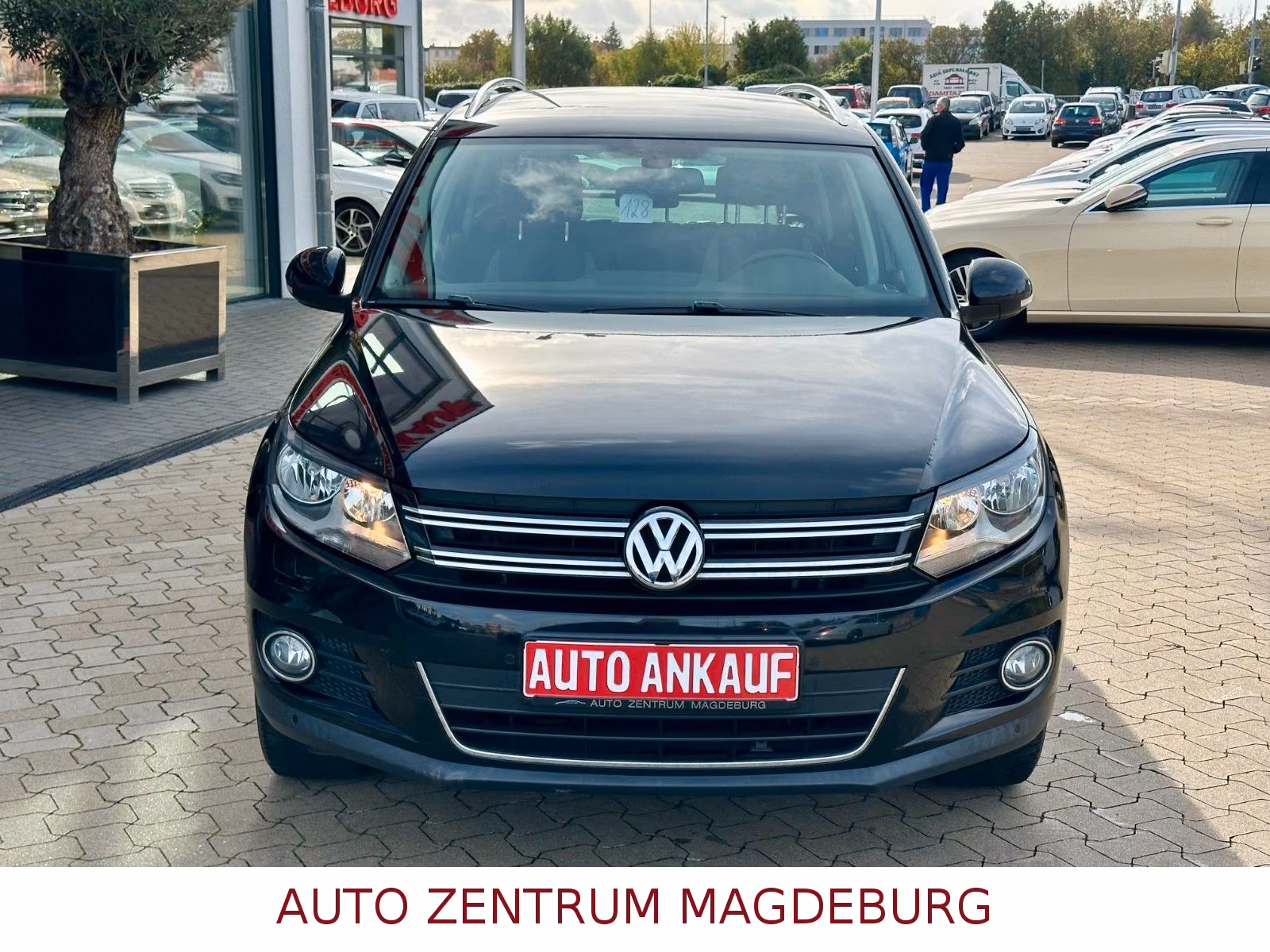 Volkswagen Tiguan Life *2.HAND*NAVI*AHK*TEMPOM.*SITZH.*PDC*