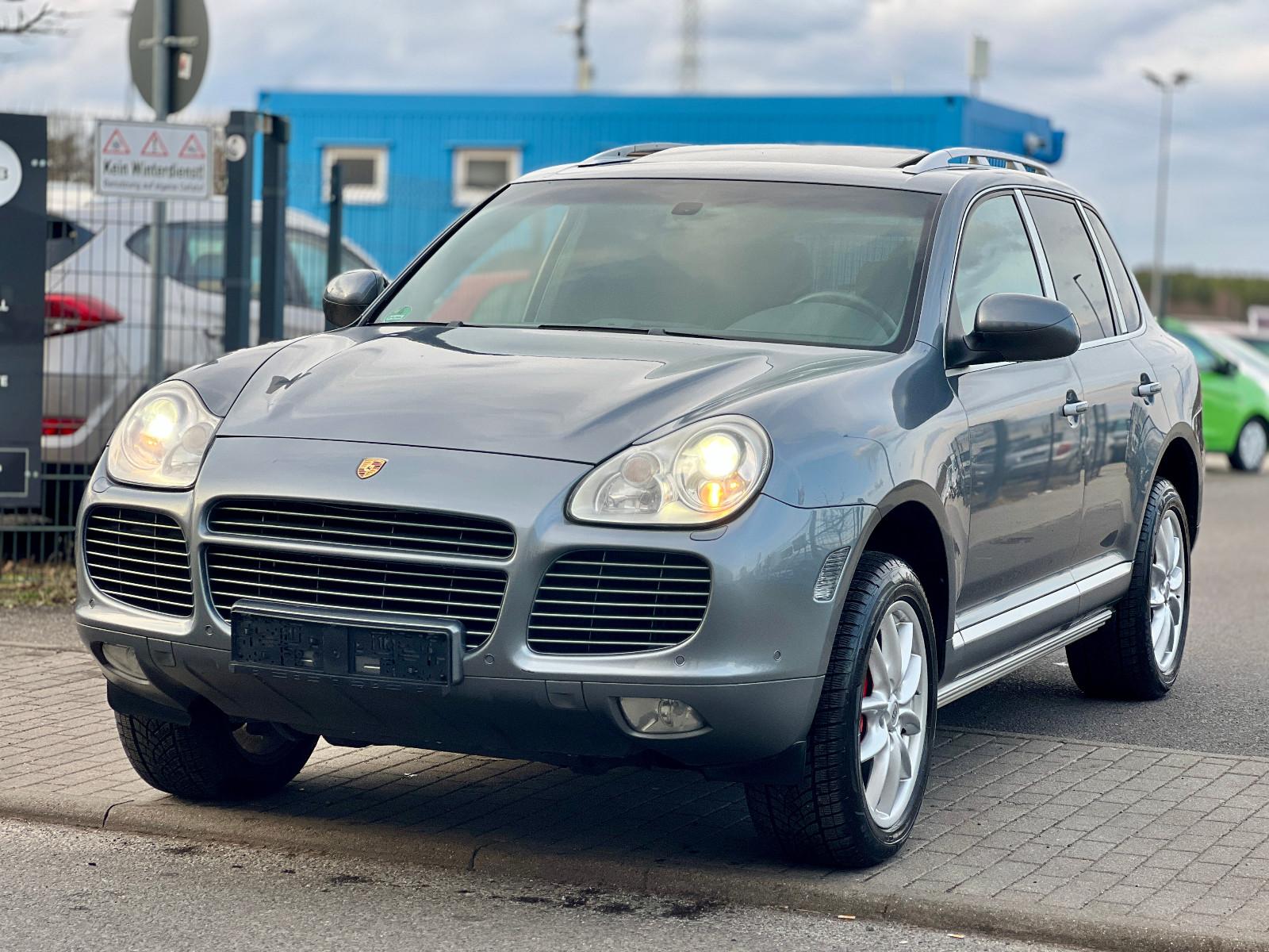 Porsche Cayenne Turbo S*BOSE*521PS*ALCANTARA*PCM