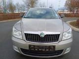 Skoda Octavia Combi 1.6 TDI DPF Klima   - Skoda Octavia aus 2012 mit Diesel-Antrieb: Kombi, 1.6