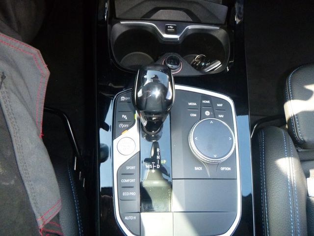 Fahrzeugabbildung BMW 220 i Gran Coupé >M-Sport/AUT/Allrad/AHK/Navi<