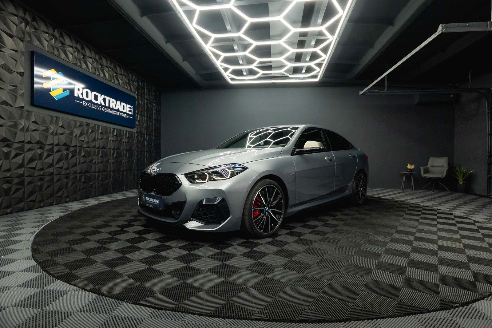 Fahrzeugabbildung BMW M235i xDrive M-Sport Pro Performance Shadow LED