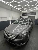 Mercedes-Benz B 180 AUTOMATIK NAVI SHZ PDC MFL BT TEMP - Mercedes-Benz B 180 in Wuppertal