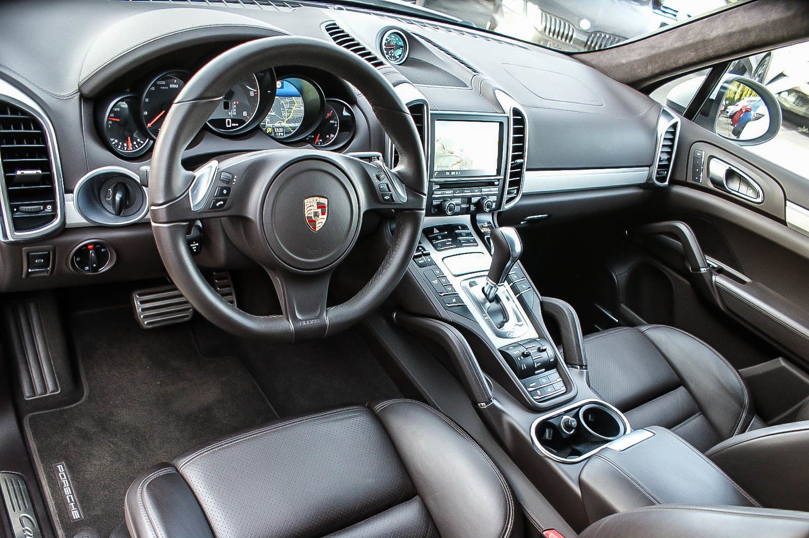 Fahrzeugabbildung Porsche Cayenne S Diesel 4.2 SPORT DESIGN PAKET 1.HAND