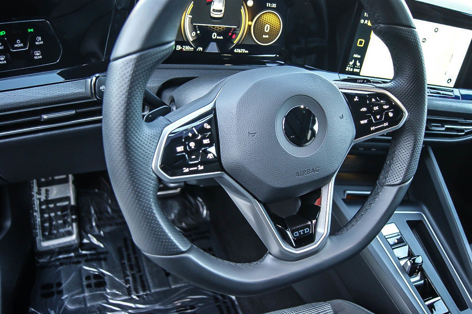 Fahrzeugabbildung Volkswagen Golf VIII GTD HARMAN-KARDON MATRIX STDHEZG ANHZV