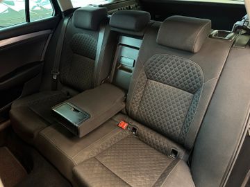 Skoda Superb Combi Style 4x4 *Shz*PDC*AHK*