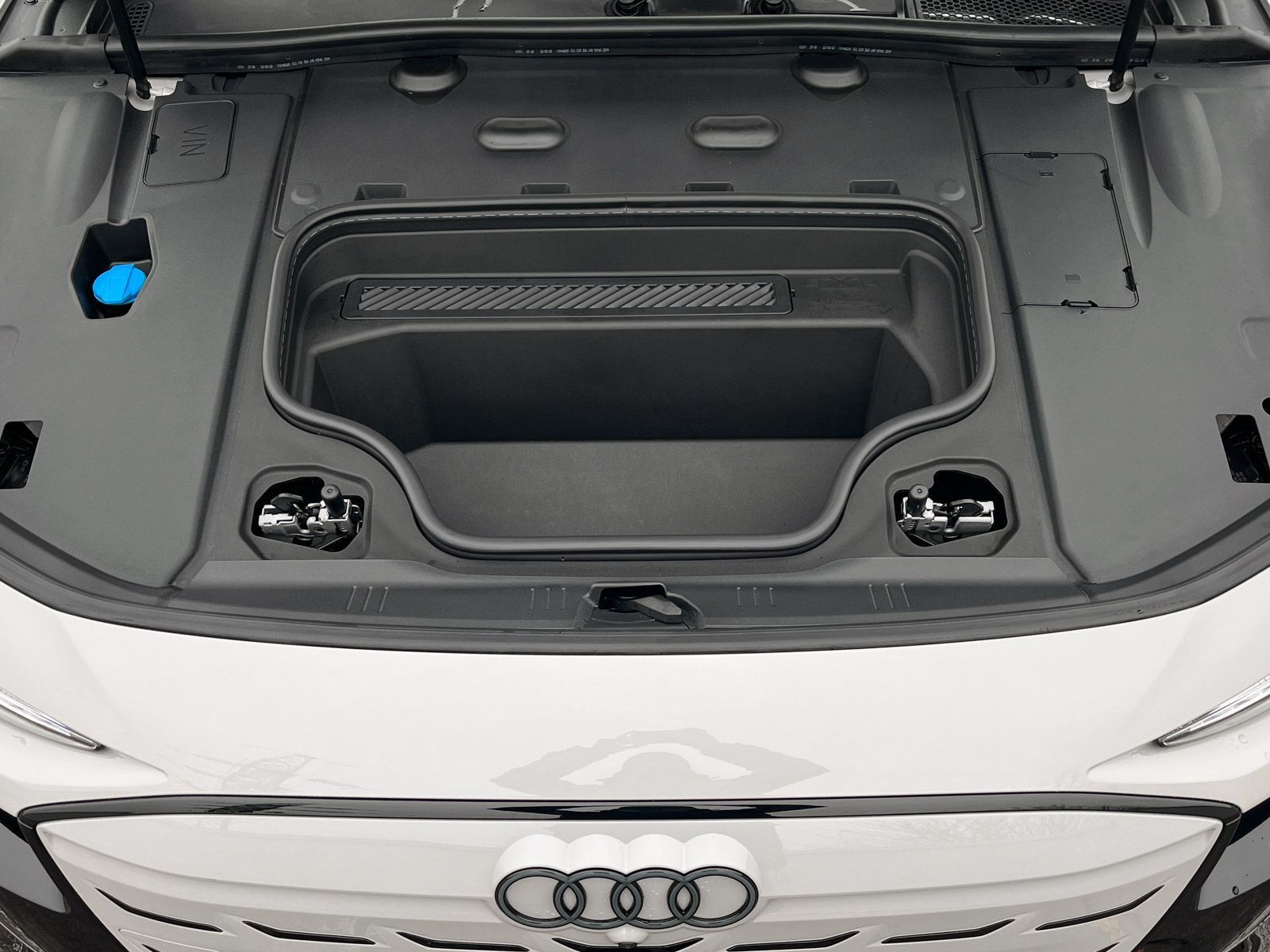 Audi S6 e-tron - Bild 15