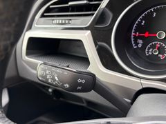Fahrzeugabbildung Volkswagen Touran 1.5 TSI 7-Sitzer Einparkh. Tempomat 17"