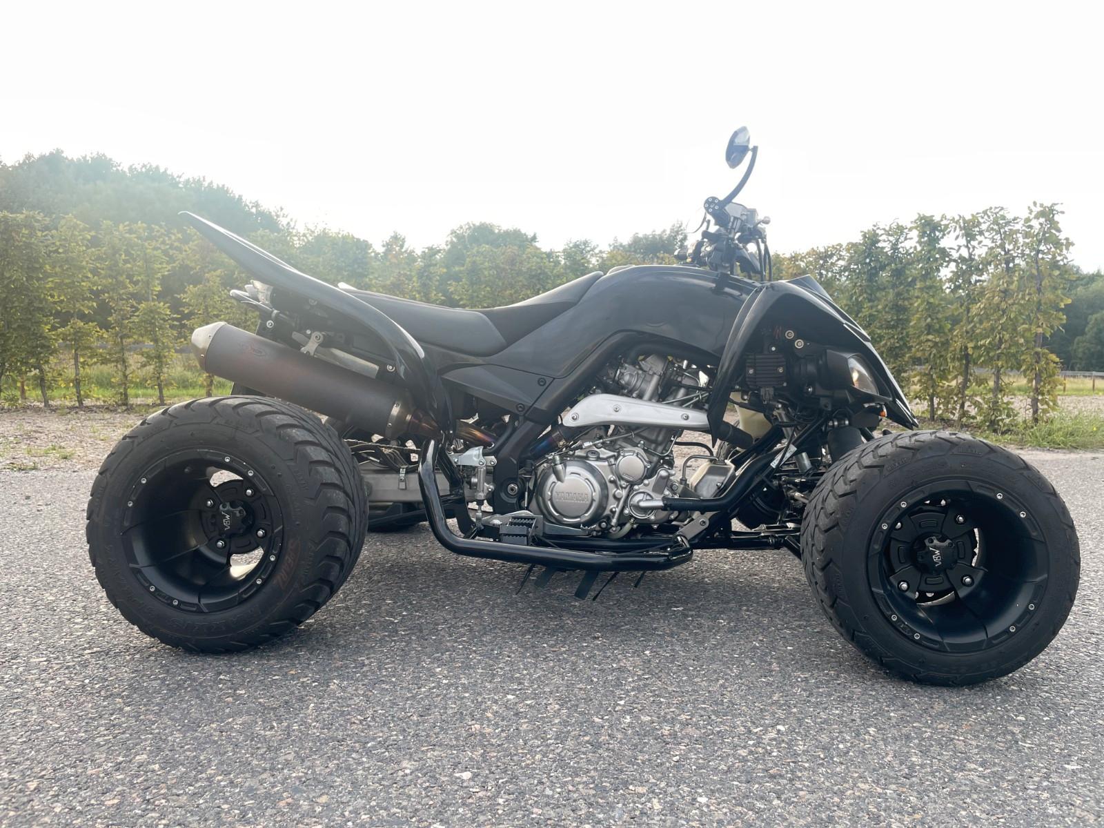 Yamaha YFM 2015 — вигляд ззаду