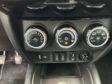 Mitsubishi ASX 1.6 MIVEC Edition KAMERA SHZ NAVI 8-FACH R