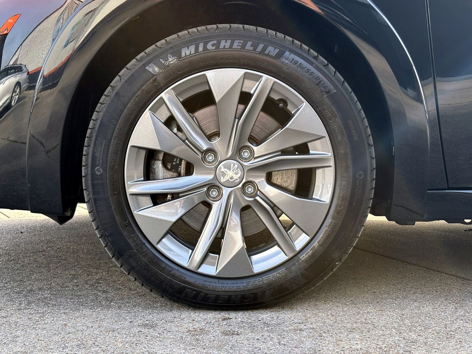 Fahrzeugabbildung Peugeot 208-e Active Pack 50kWh LED SHZ NAV KLIMA PDC BT