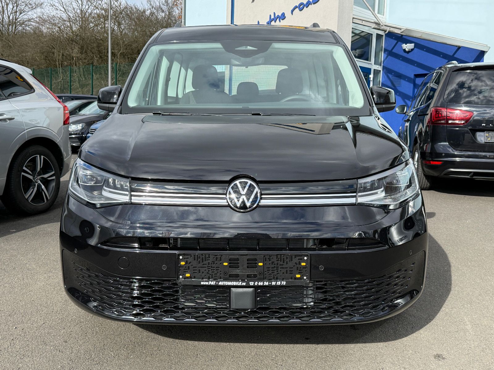 Fahrzeugabbildung Volkswagen Caddy Life Maxi TSI DSG ACC AHK LED Kamera Sthz