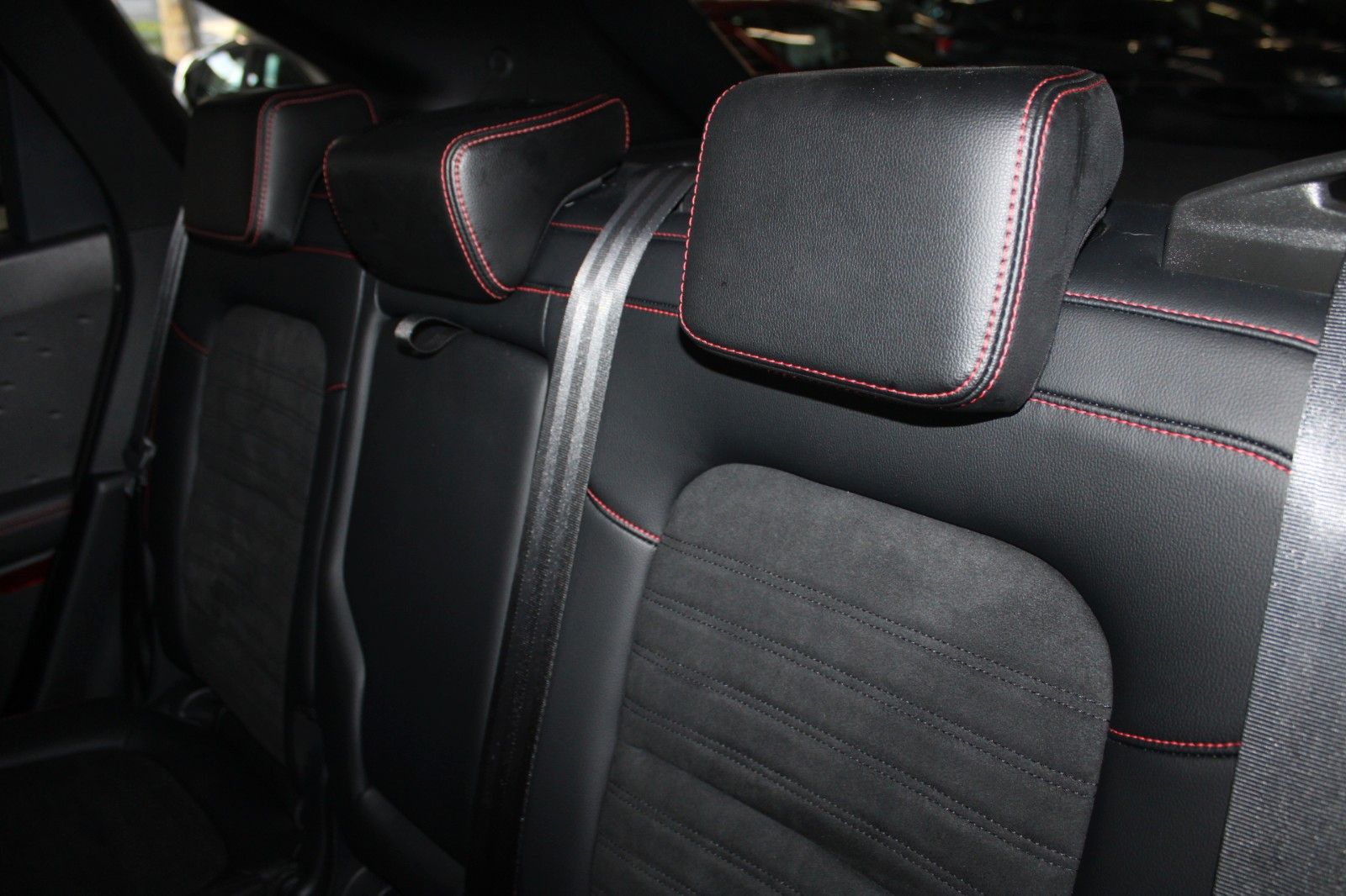 Fahrzeugabbildung Ford Kuga ST-Line X NAVI B&O 2xCAM ACC LED AHK