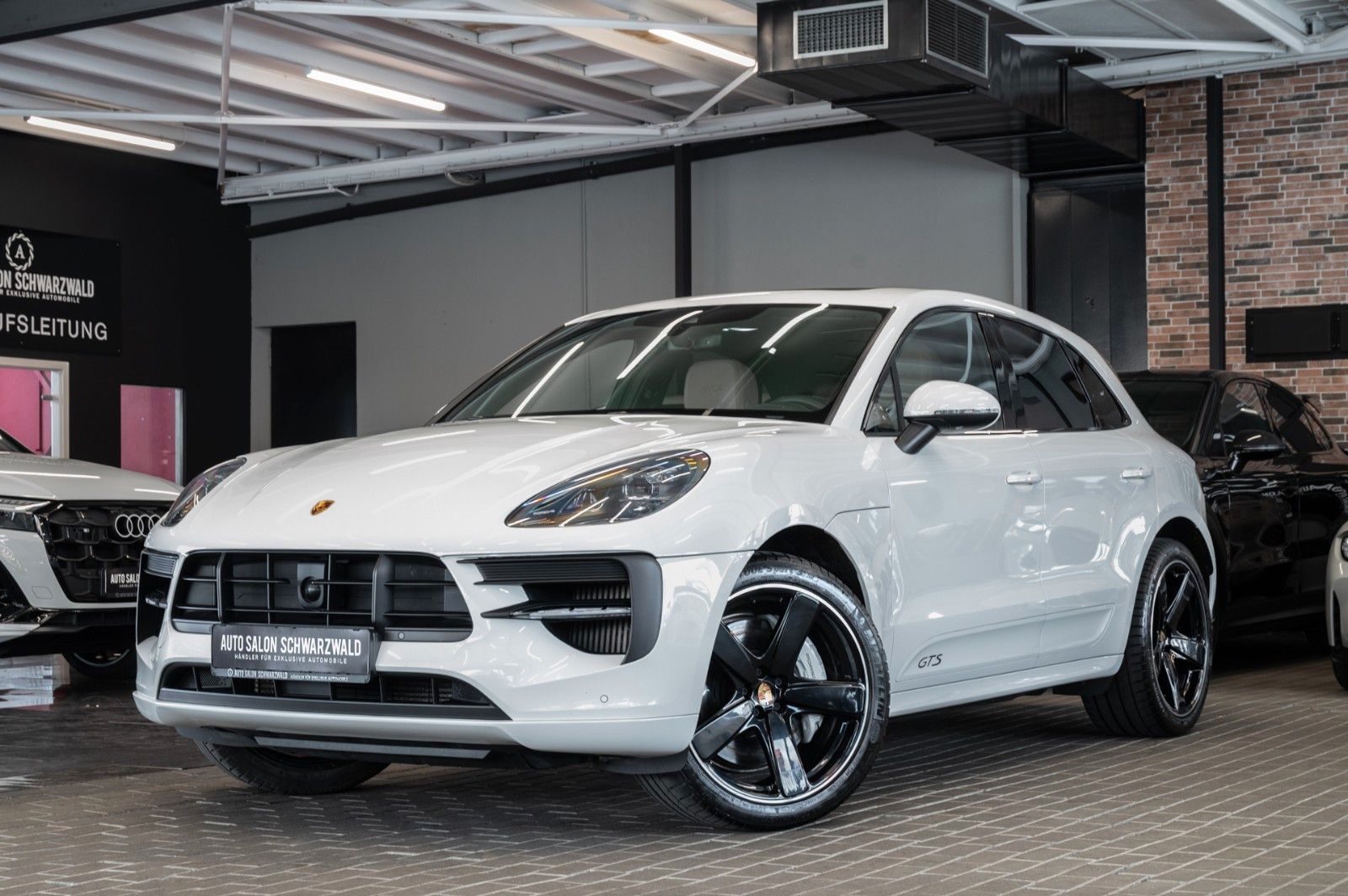 Porsche Macan GTS SPORT-DESIGN AHK ACC PANO 21-ZOLL