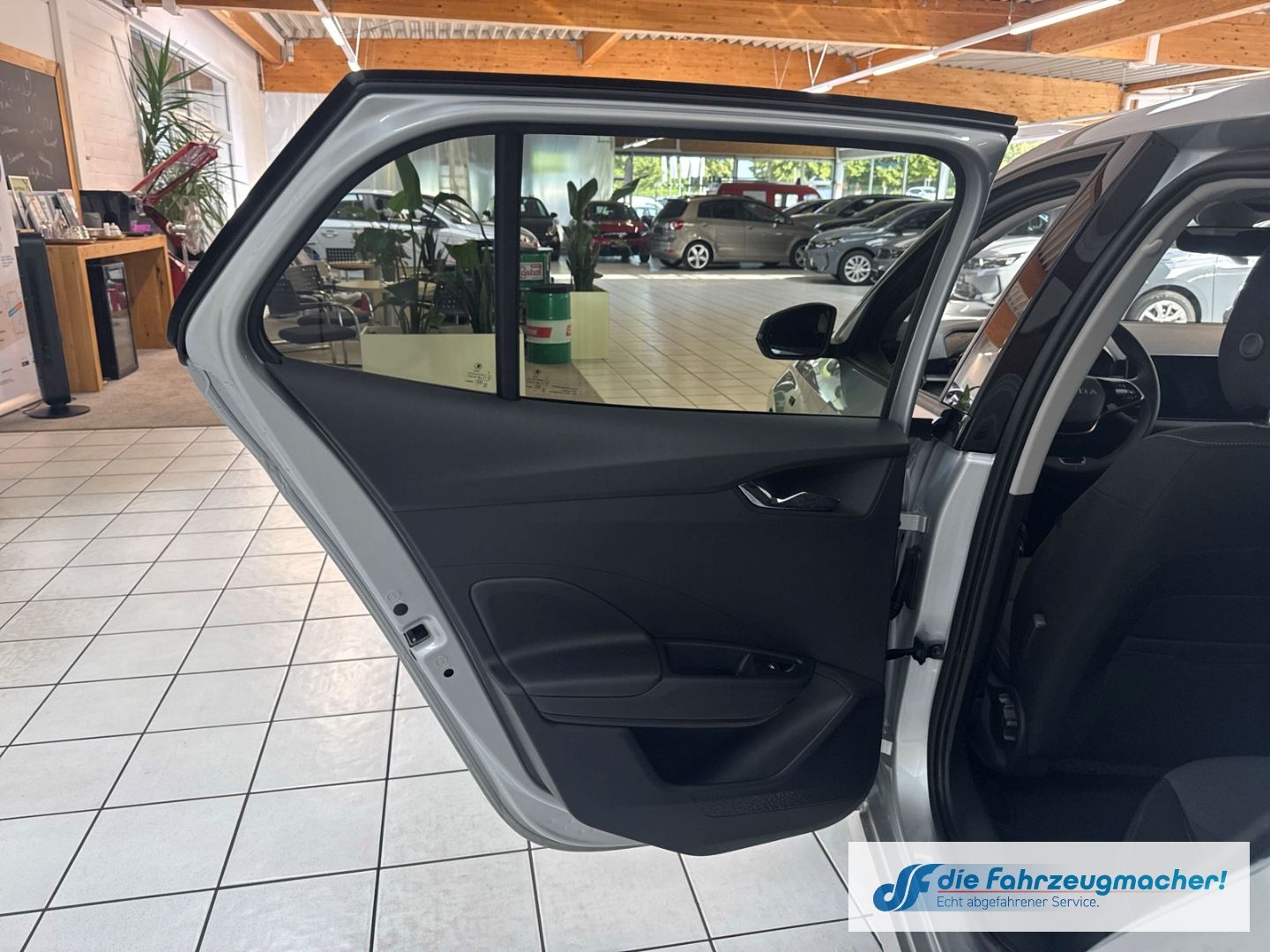 Fahrzeugabbildung SKODA Fabia Tour Automatik Navi DigiCockpit LED Apple