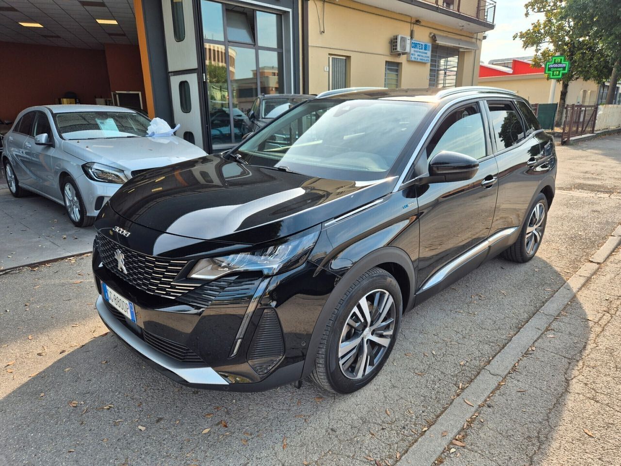 Peugeot 3008 Hybrid 225 e-EAT8 Allure Pack