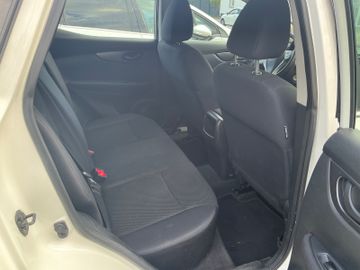 Nissan Qashqai - 12