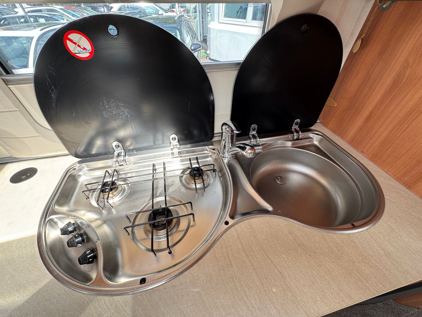 Fahrzeugabbildung Hobby 545 KMF DE LUXE SAT TV MOVER RUNDSITZGRUPPE