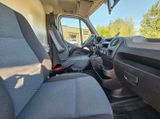 Renault Master GAMO Verkaufsaufbau 4,2m Kühltheke, 3,5t - Renault Diesel Rettungswagen