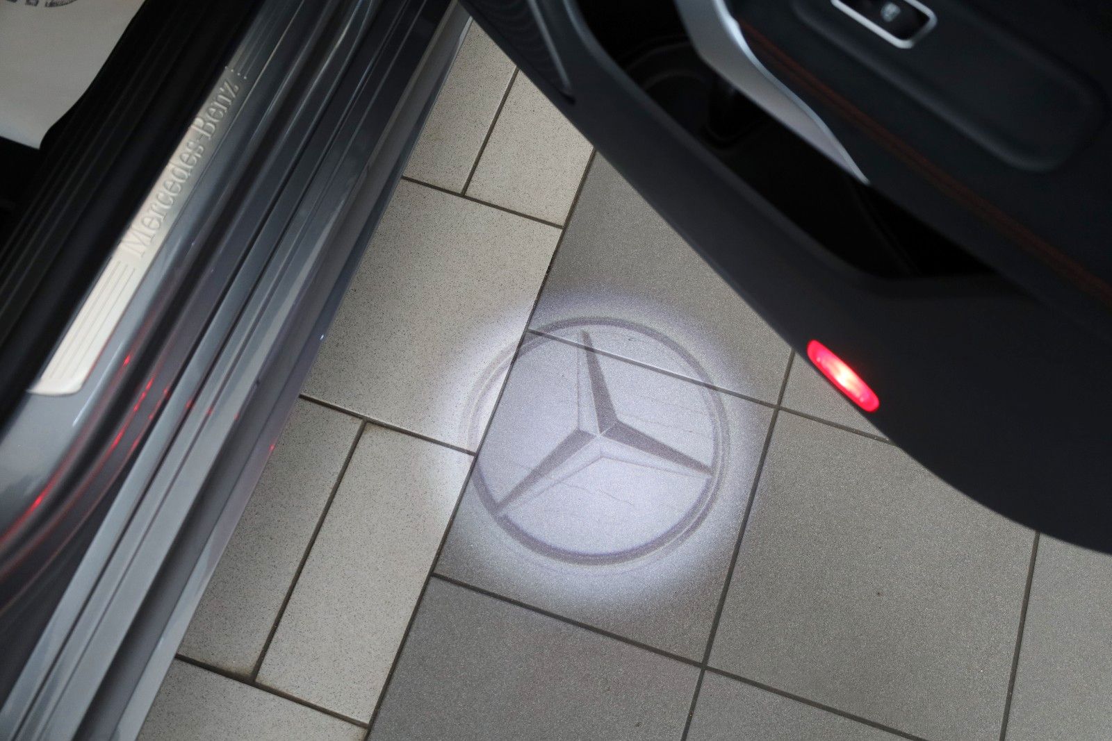 Fahrzeugabbildung Mercedes-Benz CLA 250 e, AMG-line,T.Leder,Navi,LED,CarPlay,AHK