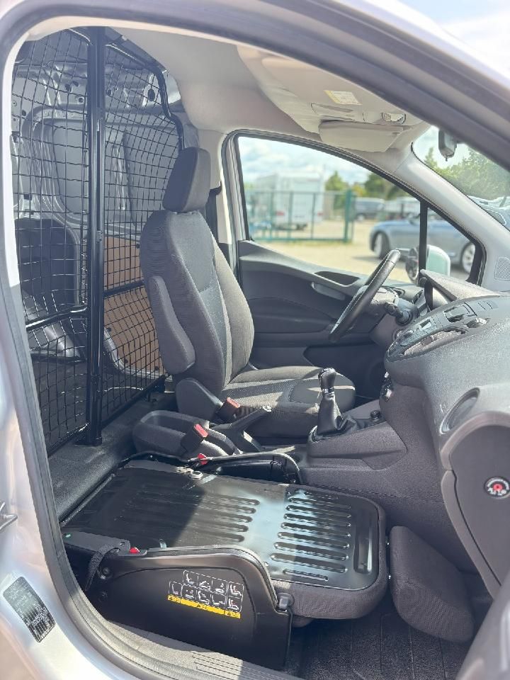 Fahrzeugabbildung Ford Transit Courier Trend
