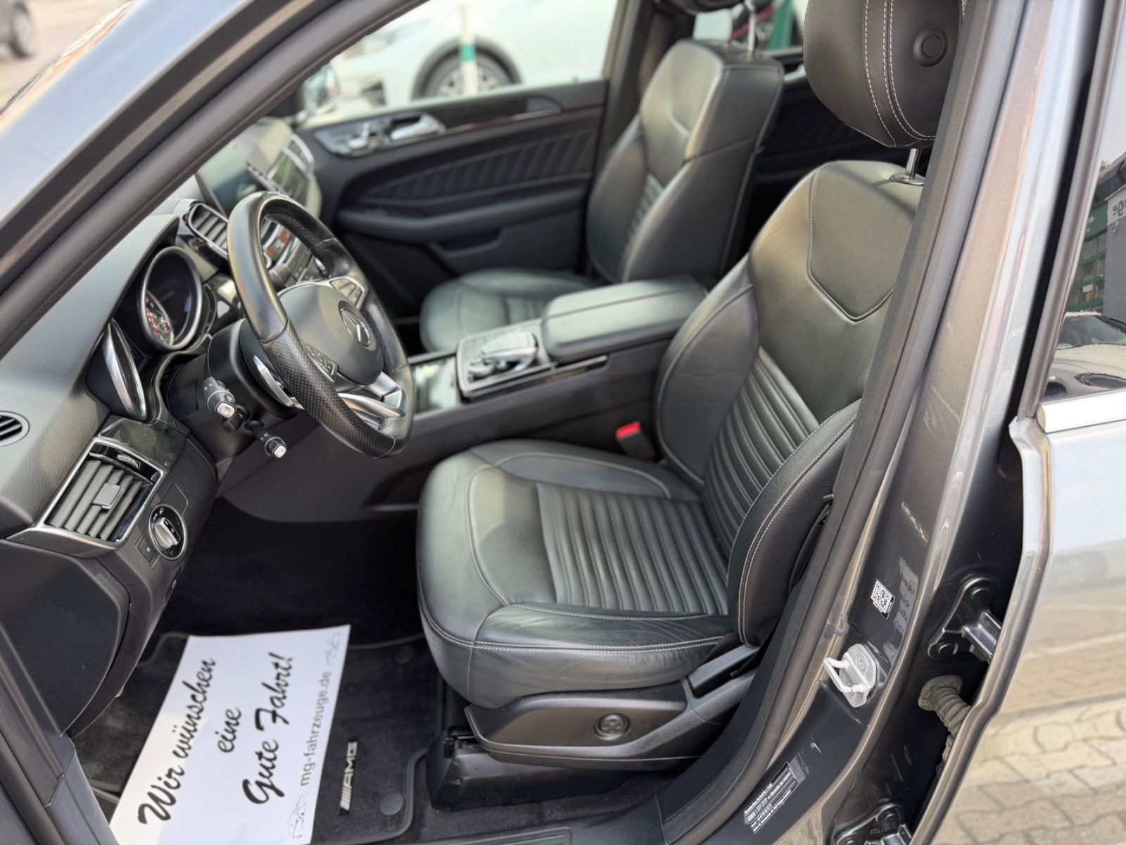 Fahrzeugabbildung Mercedes-Benz GLE 350 d 4Matic AMG LINE NEUER MOTOR VOLLAUSST.