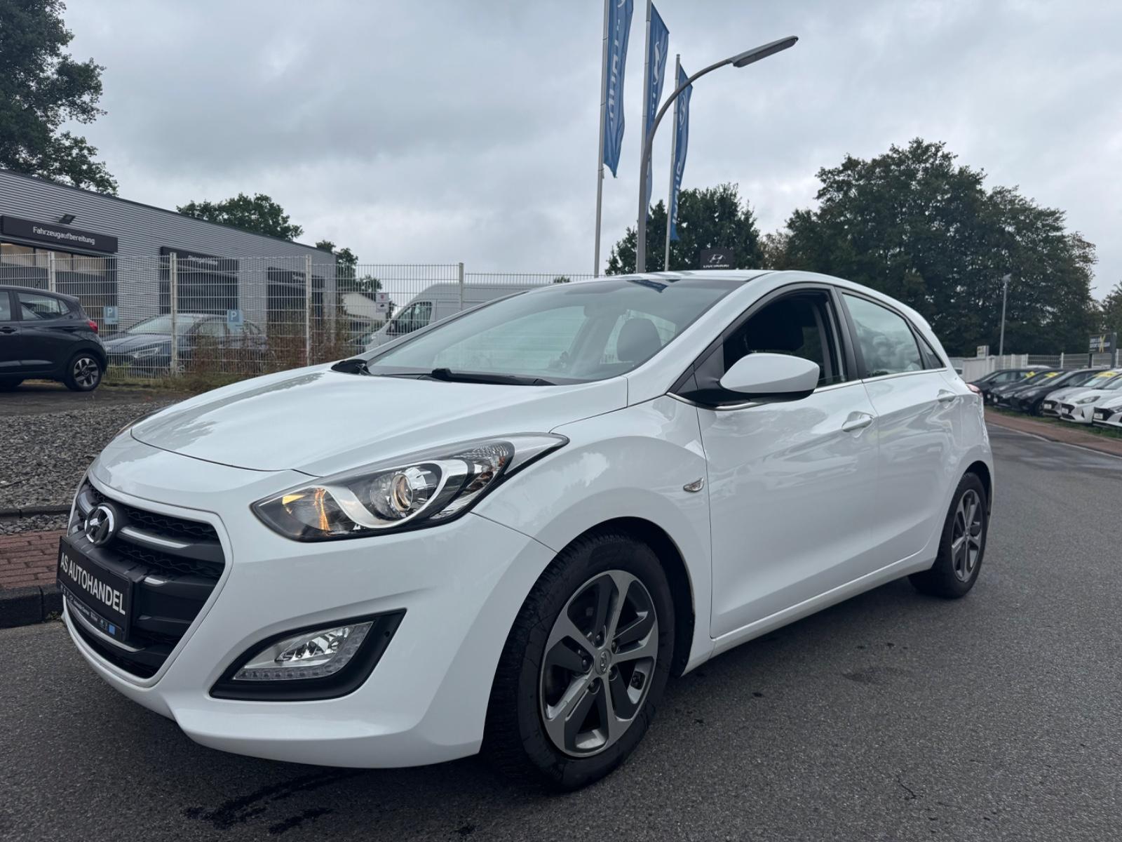 Hyundai i30/1.4/STYLE/2.HD/KLIMA/ALU/SHZ/PDC/55TKM/HU-NE
