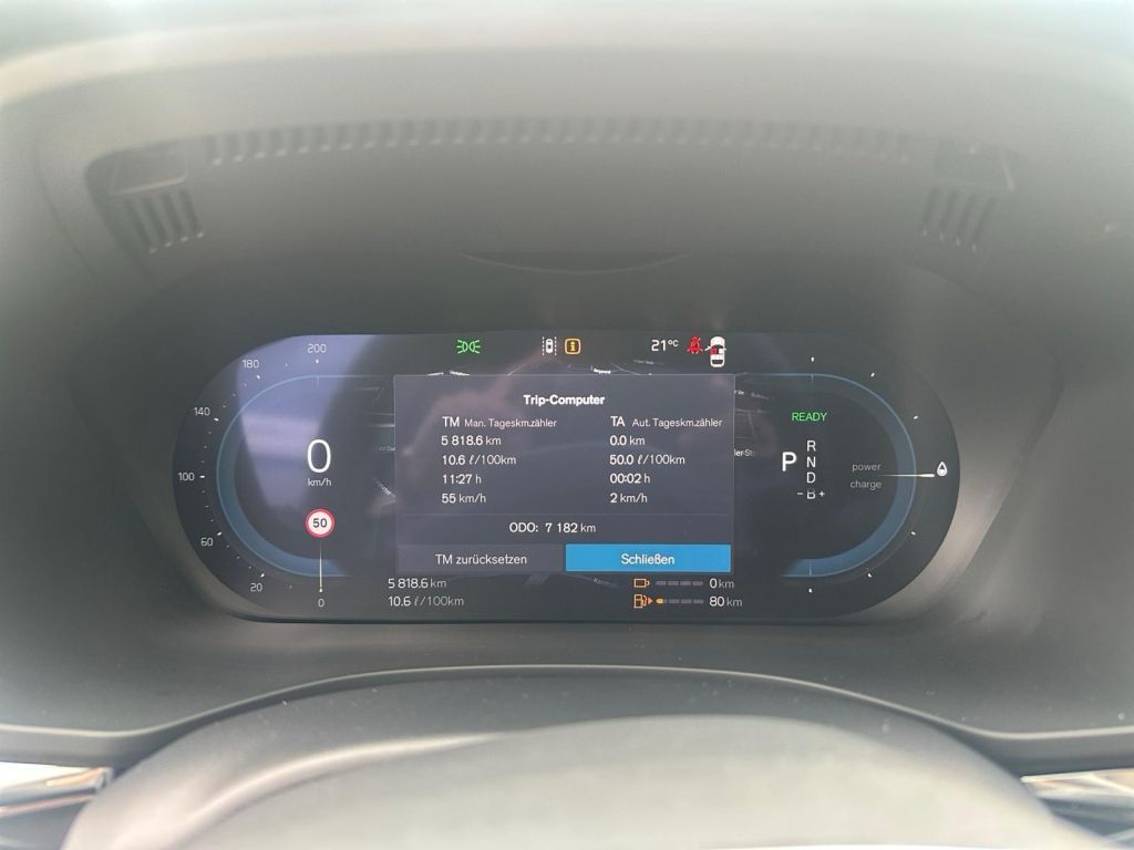 VOLVO XC60 T6 AWD Plug-in Hybrid Plus Dark VOLVO XC60 T6 AWD Plug-in Hybrid Plus Dark