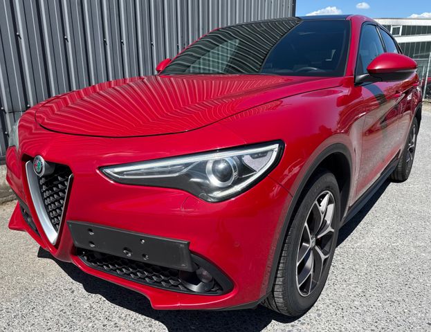 ALFA ROMEO Stelvio Super Q4 Aut.Leder,Xenon,Klimaaut,Nav,E6