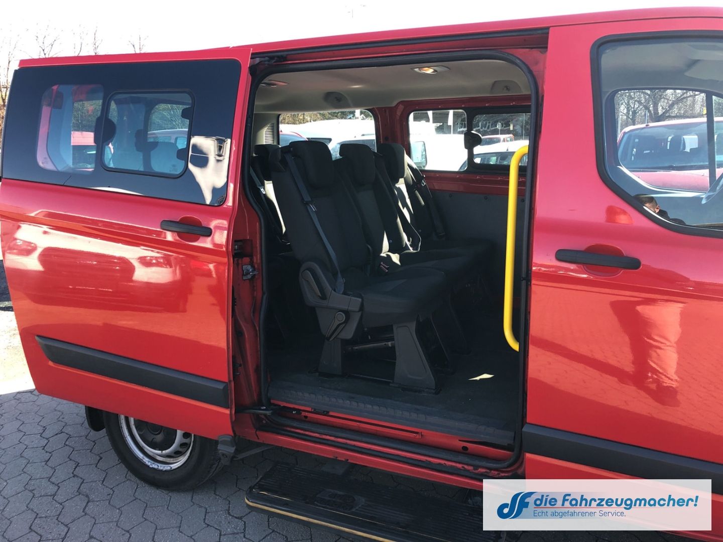 Fahrzeugabbildung Ford Transit Custom Kombi 300 L1 2.2 TDCi *2291