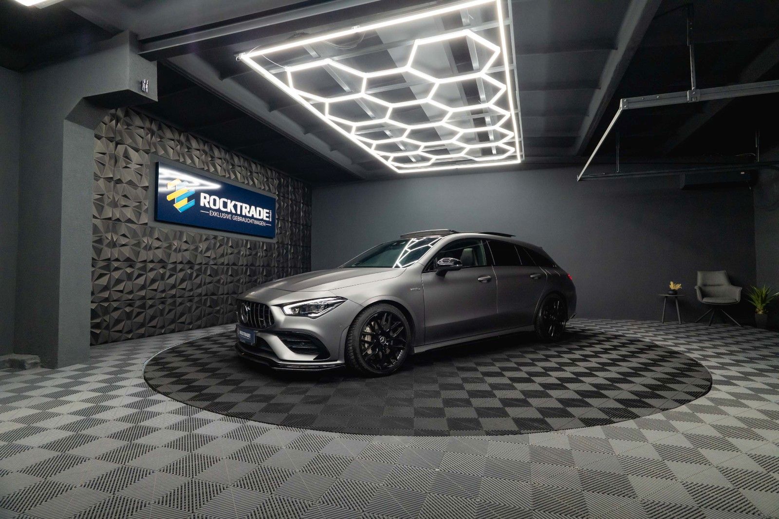 Fahrzeugabbildung Mercedes-Benz CLA 35 AMG 4Matic Performance Night-Paket | Pano