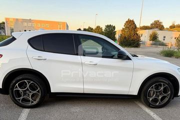 Alfa-Romeo Stelvio - 5