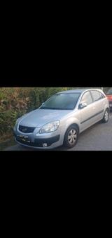 Kia Kleinfahrzeug - Kia Rio in Mannheim