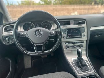Volkswagen Golf - 6