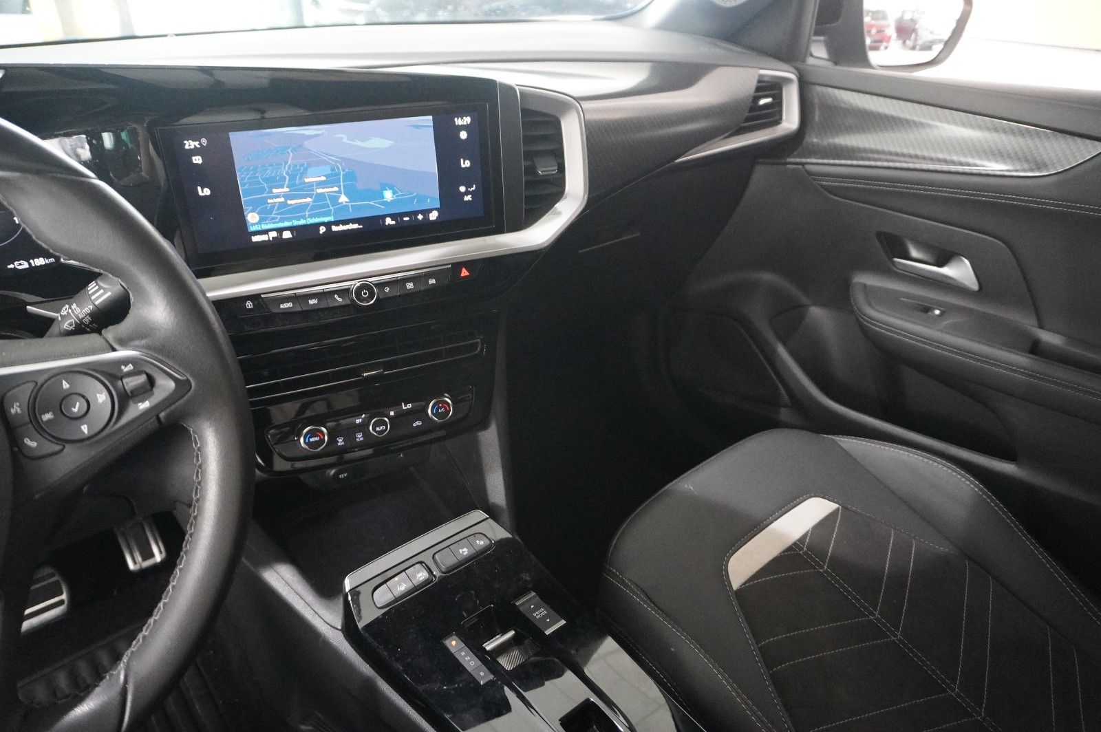 Fahrzeugabbildung Opel Mokka-e ULTIMATE 3-PHASIG NAVI/LED/KAMERA/DAB+