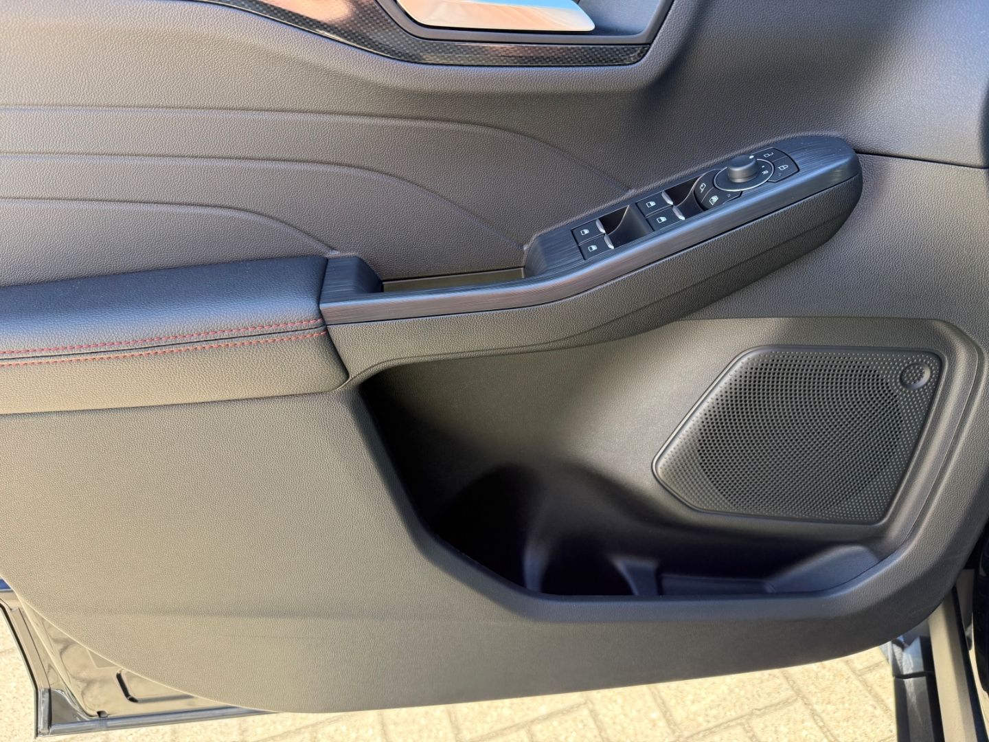 Fahrzeugabbildung Ford Kuga ST-Line X ACC LED Pano RFK Navi B&O AHK TWA