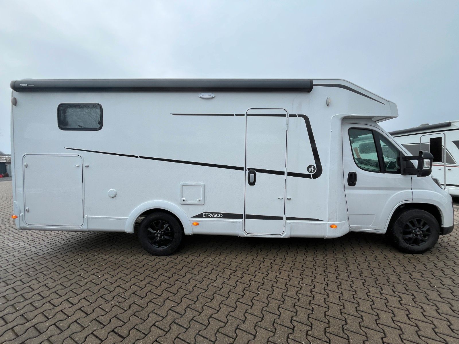 Fahrzeugabbildung Etrusco T 7.4 SB *Markise*Multimedia*Rahmenfenster