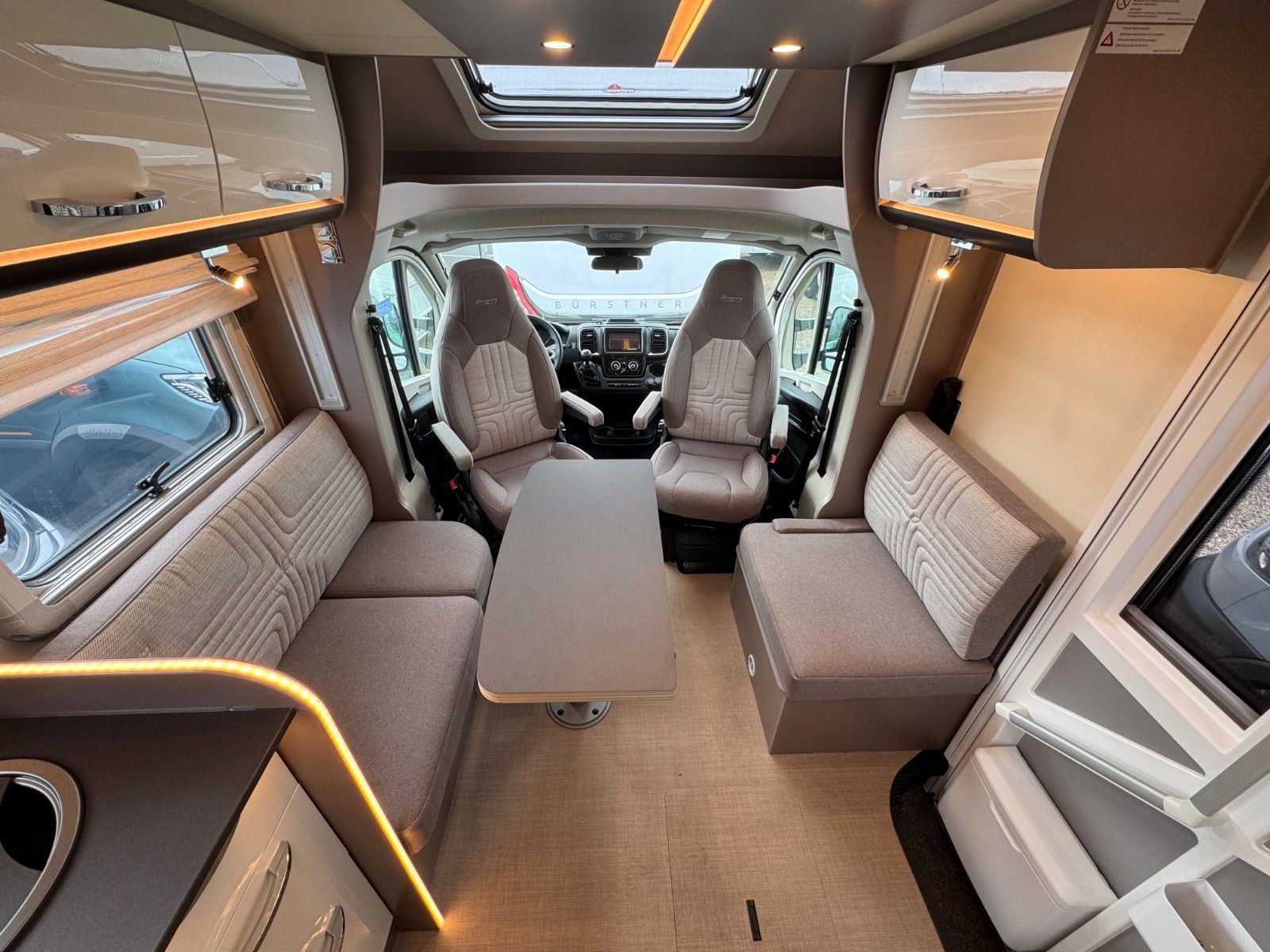 Fahrzeugabbildung Bürstner Lyseo TD 727 G Harmony Line - SIE SPAREN -28%!