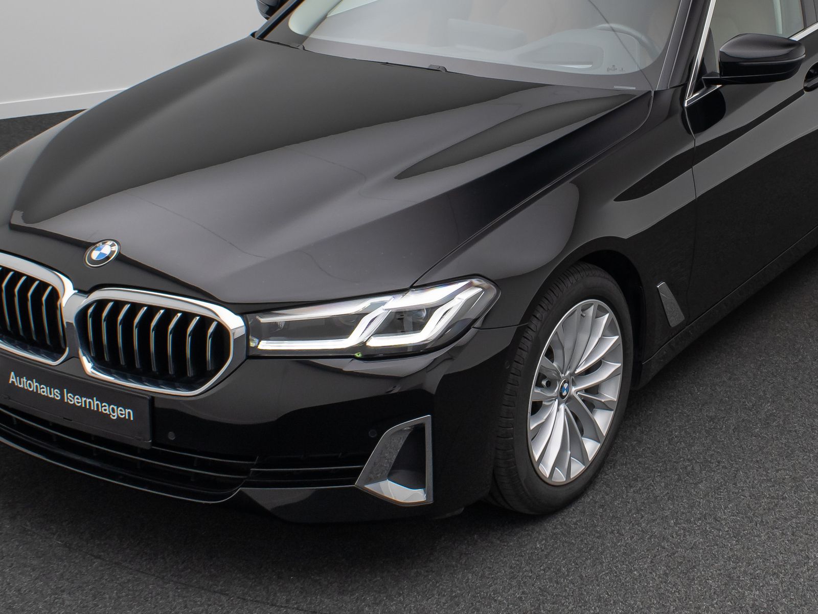 Fahrzeugabbildung BMW 520d xD Luxury Line Kamera DAB HUD Alarm Sport