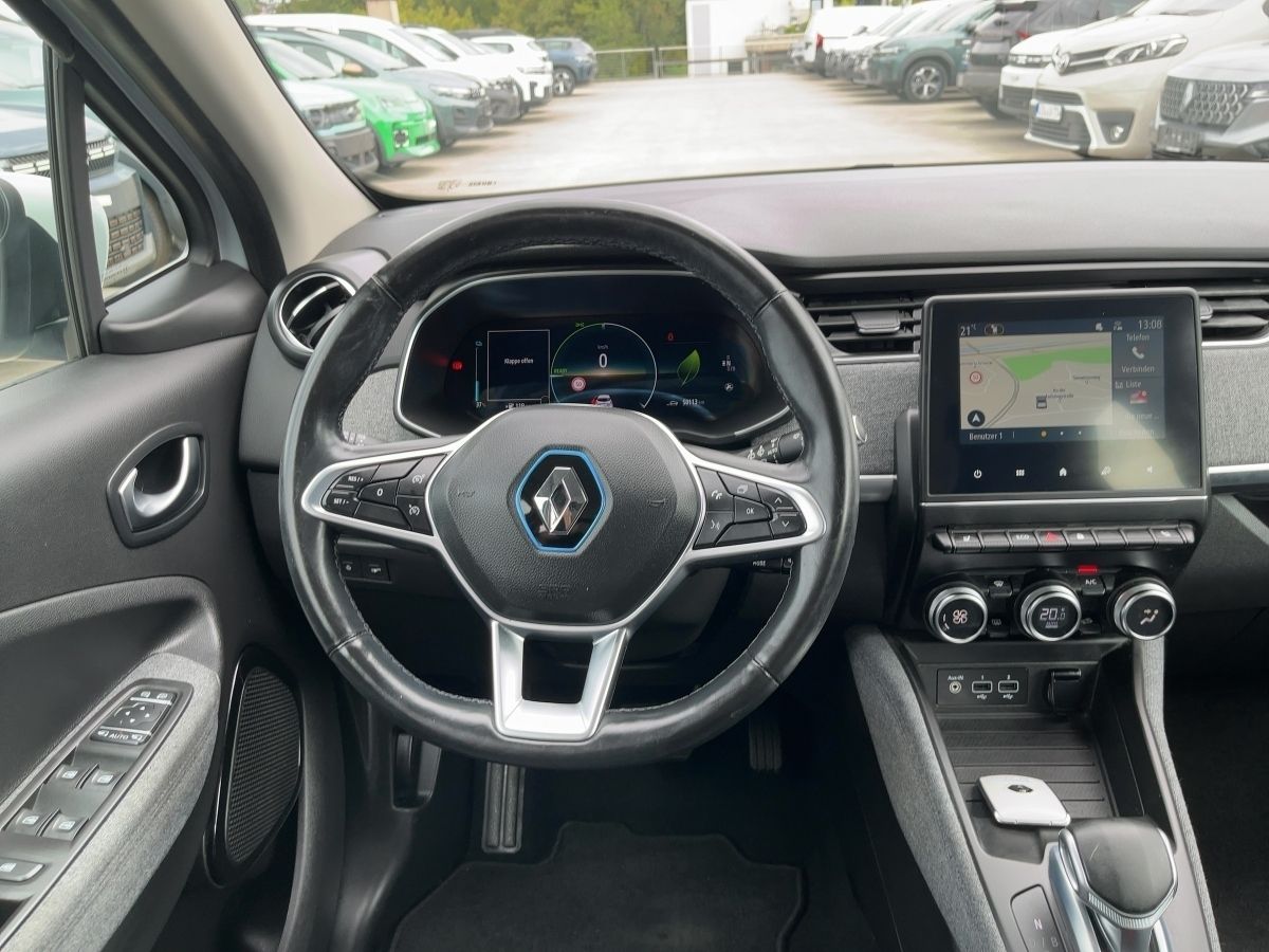 Fahrzeugabbildung Renault ZOE INTENS Batteriemiete R135 Z.E. 50 AHK abnehm - mit KI generiert/bearbeitet