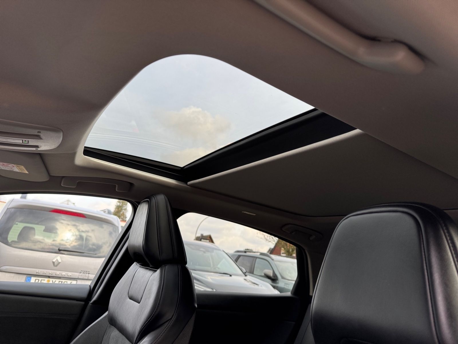 Fahrzeugabbildung Nissan Ariya Evolve Pack e-4orce *BOSE*SCHIEBEDACH*NAVI