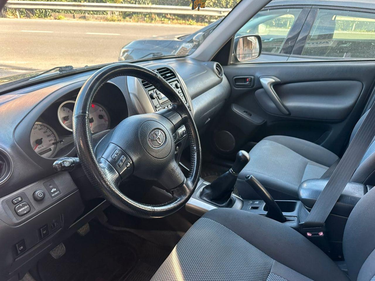 Toyota RAV4 2005 — photo 10