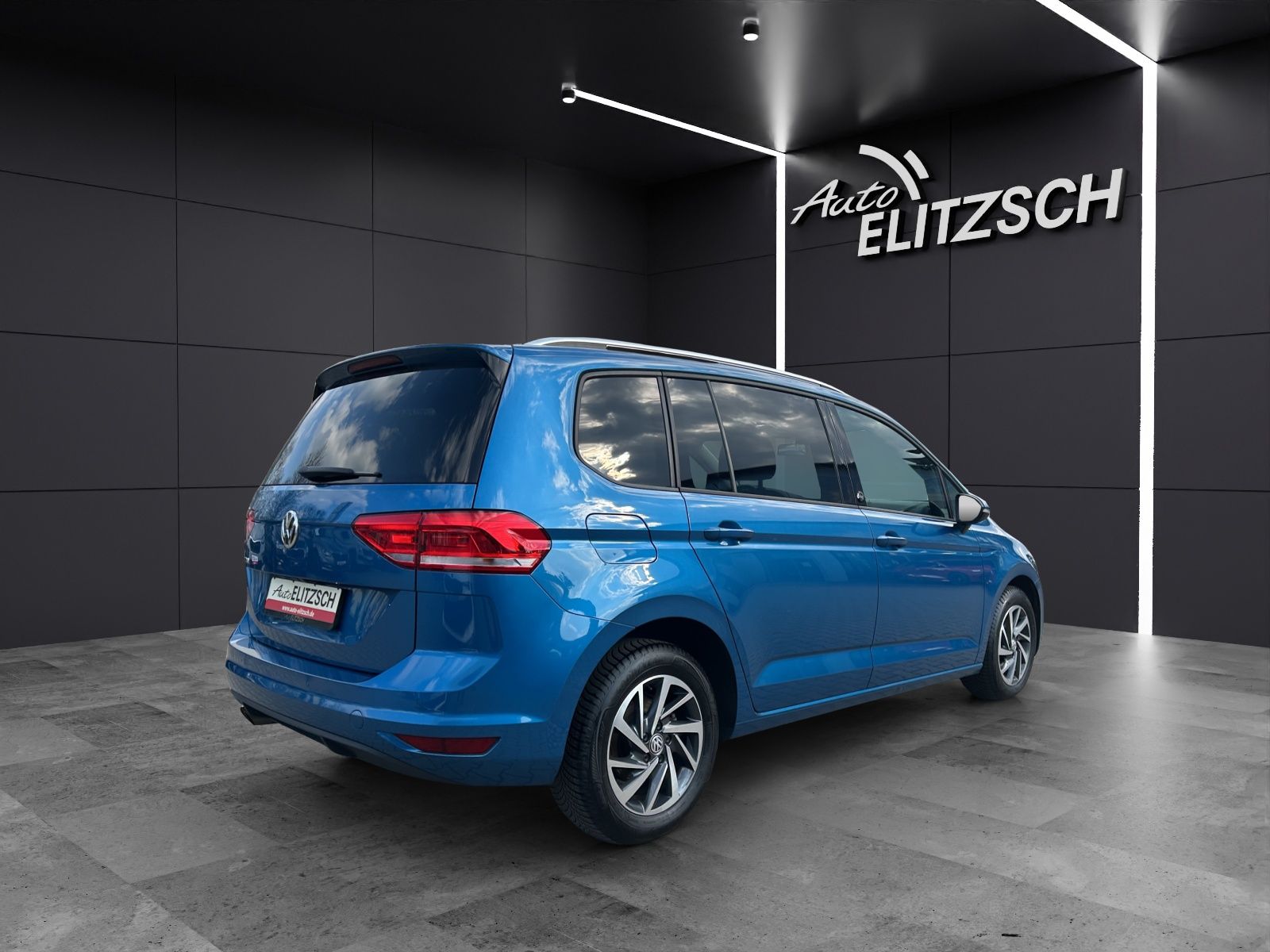 Fahrzeugabbildung Volkswagen Touran SOUND NAVI ACC RFK